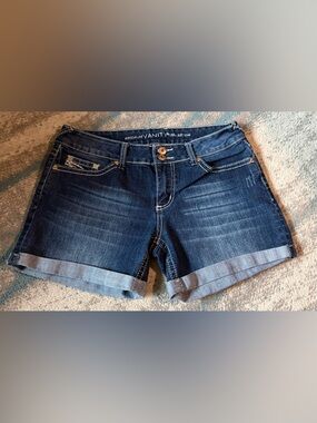 Vanity Size 28 Denim Roll-Cuff Shorts